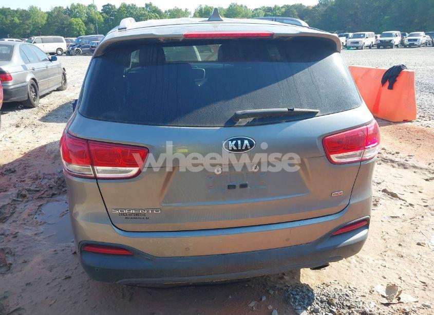 Photo 16 of 2017 Kia Sorento 2.4L LX (VIN 5XYPG4A32HG294131)