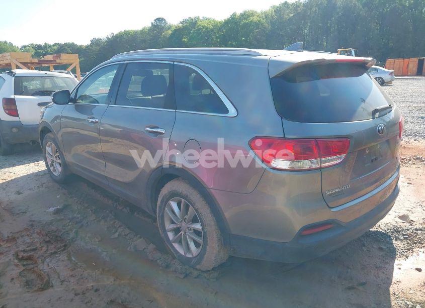 Photo 3 of 2017 Kia Sorento 2.4L LX (VIN 5XYPG4A32HG294131)