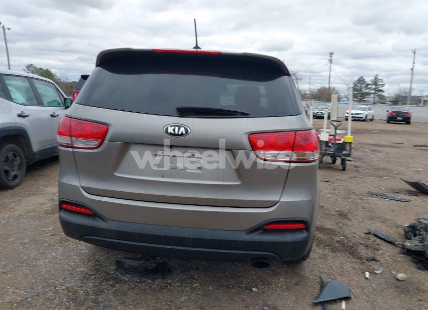 Photo 16 of 2018 Kia Sorento 2.4L L (VIN 5XYPG4A32JG395997)