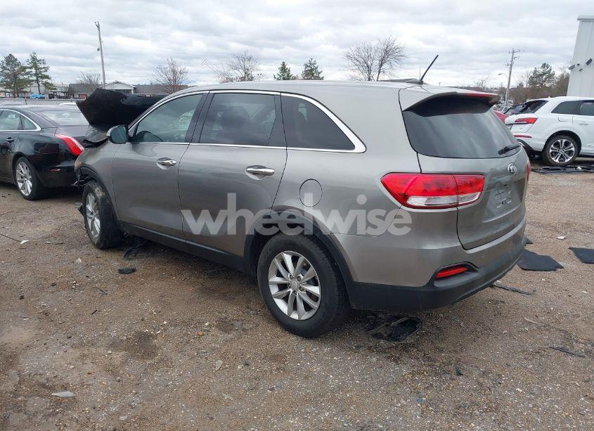Photo 3 of 2018 Kia Sorento 2.4L L (VIN 5XYPG4A32JG395997)