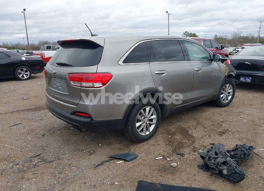 Photo 4 of 2018 Kia Sorento 2.4L L (VIN 5XYPG4A32JG395997)