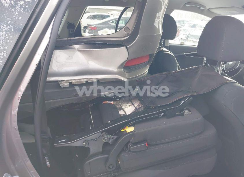 Photo 8 of 2019 Kia Sorento 2.4L L (VIN 5XYPG4A32KG432452)