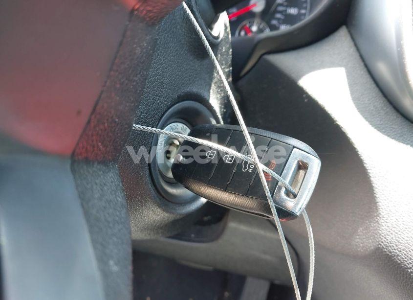 Photo 11 of 2019 Kia Sorento 2.4L LX (VIN 5XYPG4A32KG513726)