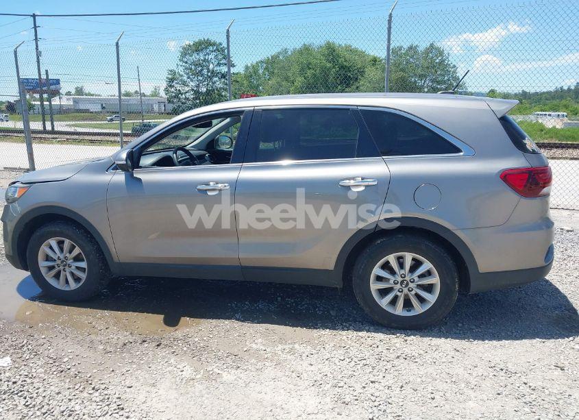 Photo 14 of 2019 Kia Sorento 2.4L LX (VIN 5XYPG4A32KG513726)