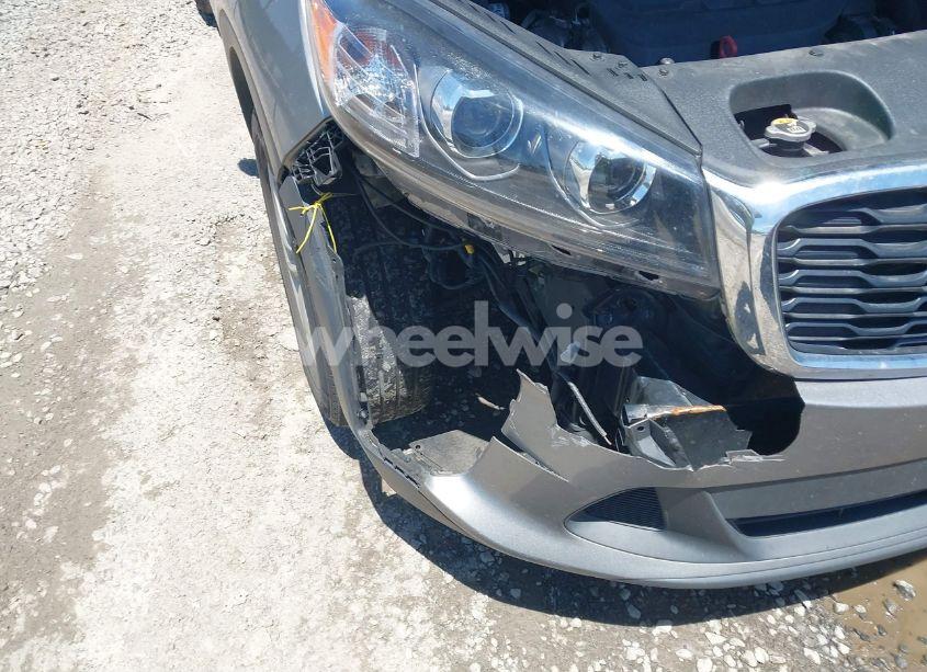 Photo 6 of 2019 Kia Sorento 2.4L LX (VIN 5XYPG4A32KG513726)