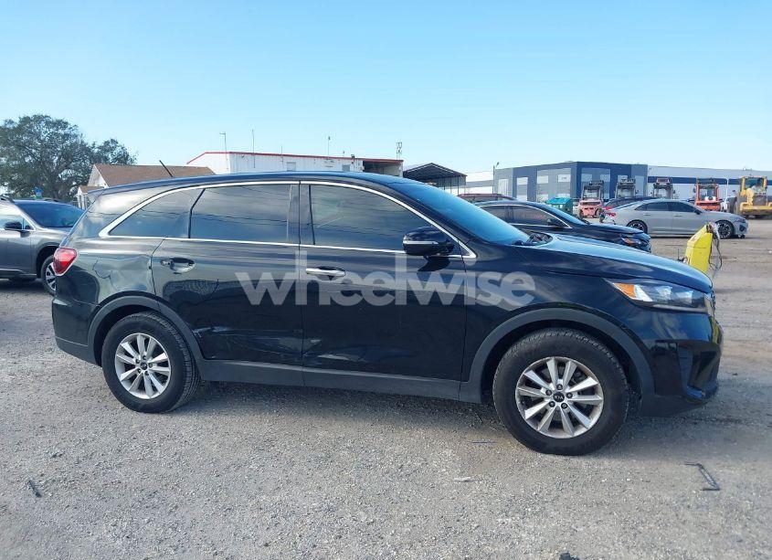 Photo 13 of 2019 Kia Sorento 2.4L LX (VIN 5XYPG4A32KG517128)