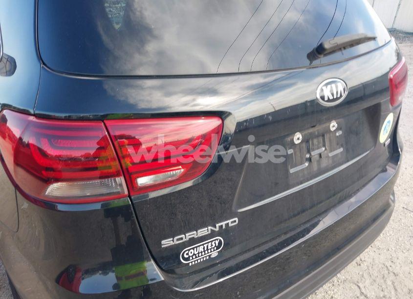 Photo 18 of 2019 Kia Sorento 2.4L LX (VIN 5XYPG4A32KG517128)