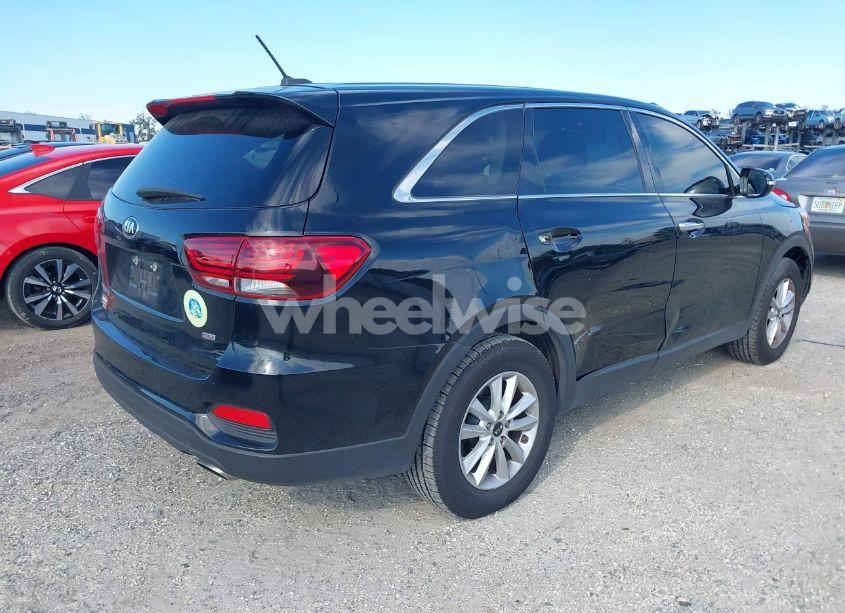 Photo 4 of 2019 Kia Sorento 2.4L LX (VIN 5XYPG4A32KG517128)