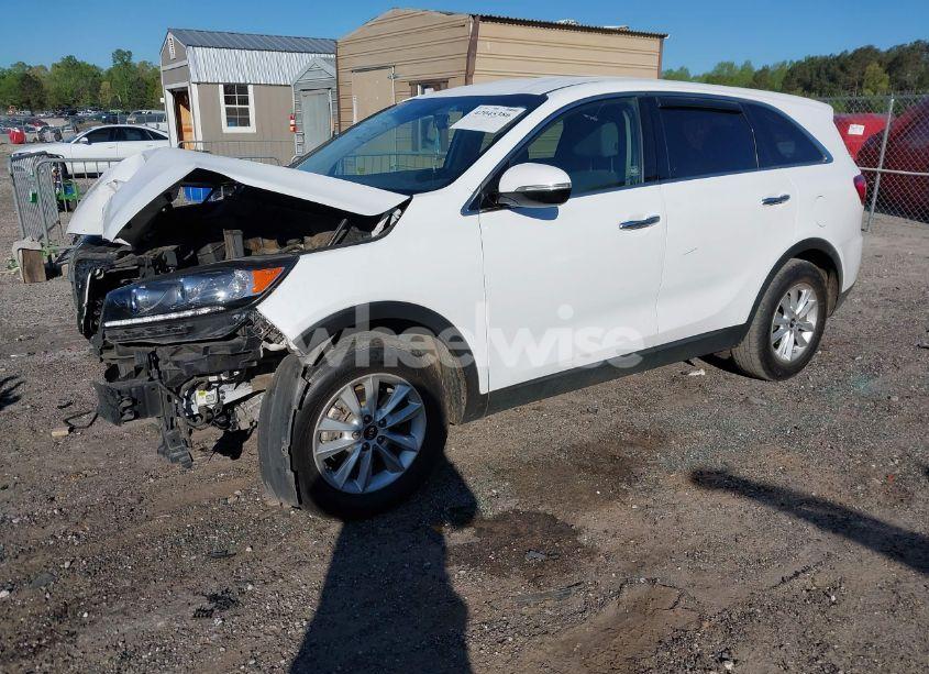 Photo 2 of 2020 Kia Sorento 2.4L L (VIN 5XYPG4A32LG642292)