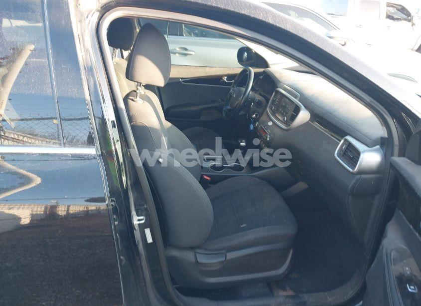 Photo 5 of 2020 Kia Sorento 2.4L LX (VIN 5XYPG4A32LG646424)