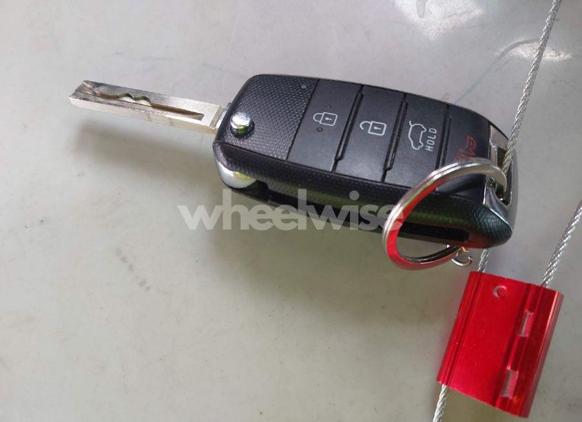 Photo 11 of 2020 Kia Sorento 2.4L LX (VIN 5XYPG4A32LG664129)