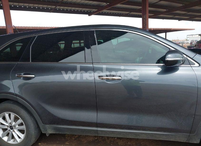 Photo 13 of 2020 Kia Sorento 2.4L LX (VIN 5XYPG4A32LG664129)