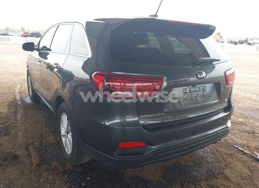 Photo 3 of 2020 Kia Sorento 2.4L LX (VIN 5XYPG4A32LG664129)