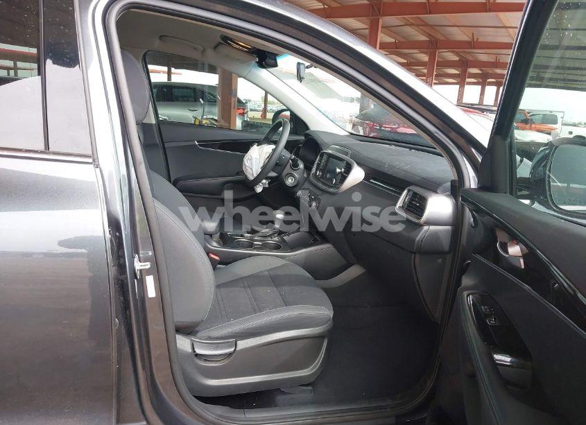 Photo 5 of 2020 Kia Sorento 2.4L LX (VIN 5XYPG4A32LG664129)