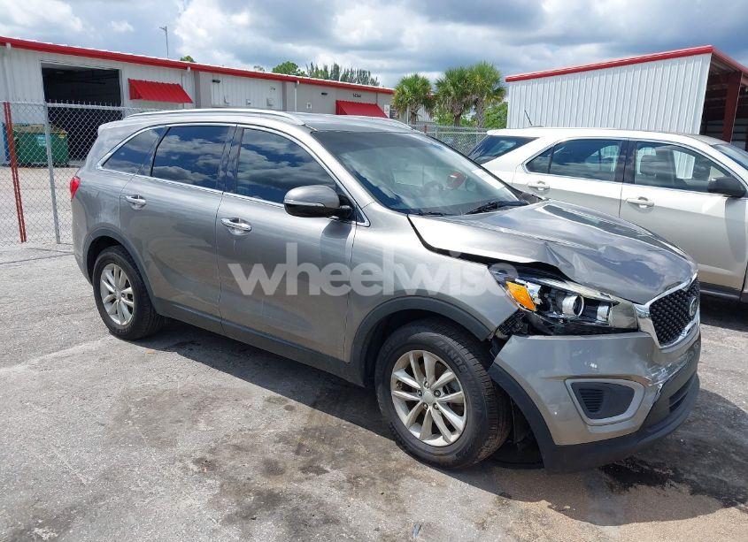 2016 Kia Sorento 2.4L LX (VIN 5XYPG4A33GG014912) main photo