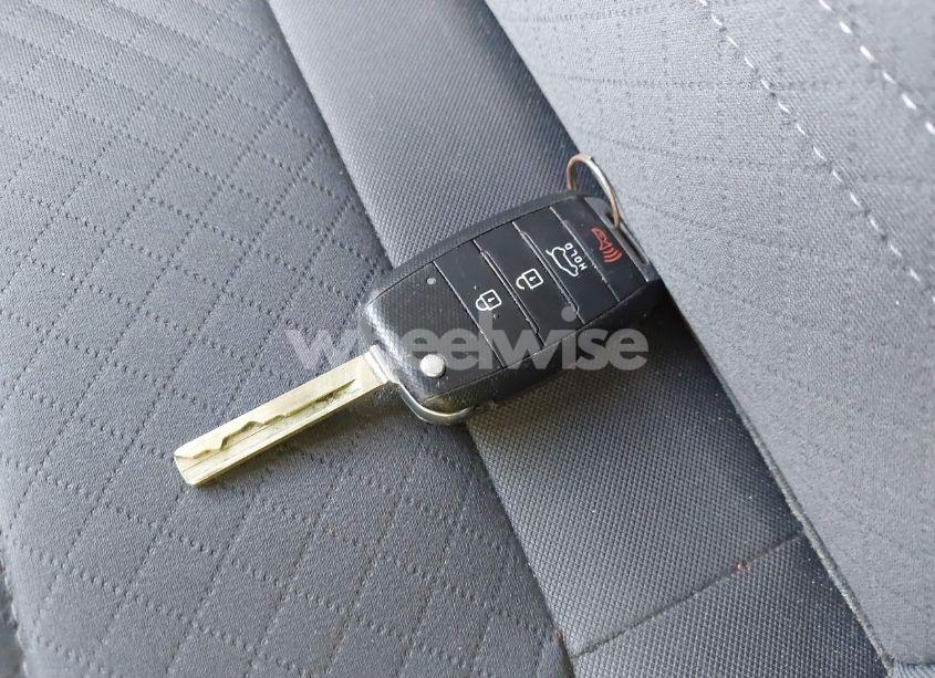 Photo 11 of 2016 Kia Sorento 2.4L LX (VIN 5XYPG4A33GG014912)