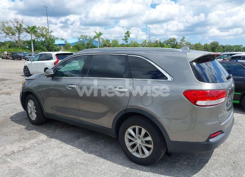 Photo 3 of 2016 Kia Sorento 2.4L LX (VIN 5XYPG4A33GG014912)