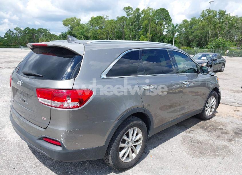 Photo 4 of 2016 Kia Sorento 2.4L LX (VIN 5XYPG4A33GG014912)