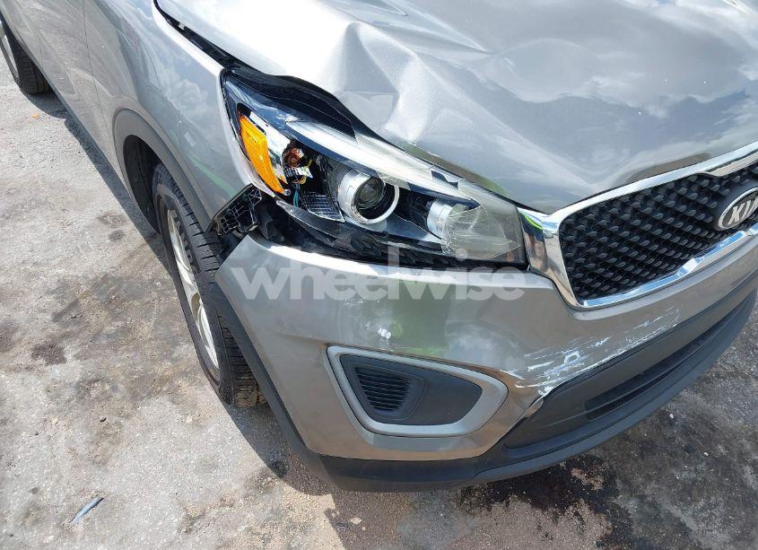 Photo 6 of 2016 Kia Sorento 2.4L LX (VIN 5XYPG4A33GG014912)