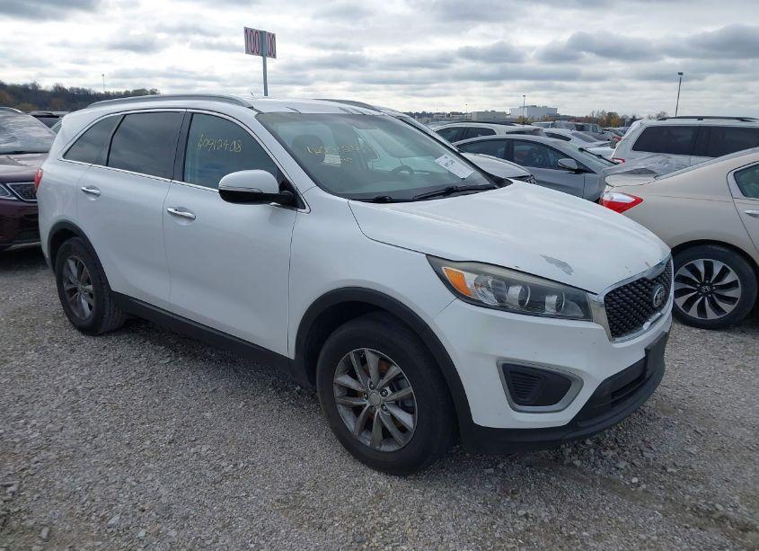 2016 Kia Sorento 2.4L LX (VIN 5XYPG4A33GG027952) main photo