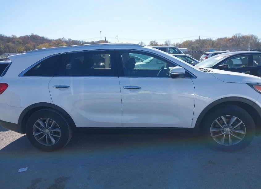 Photo 12 of 2016 Kia Sorento 2.4L LX (VIN 5XYPG4A33GG027952)