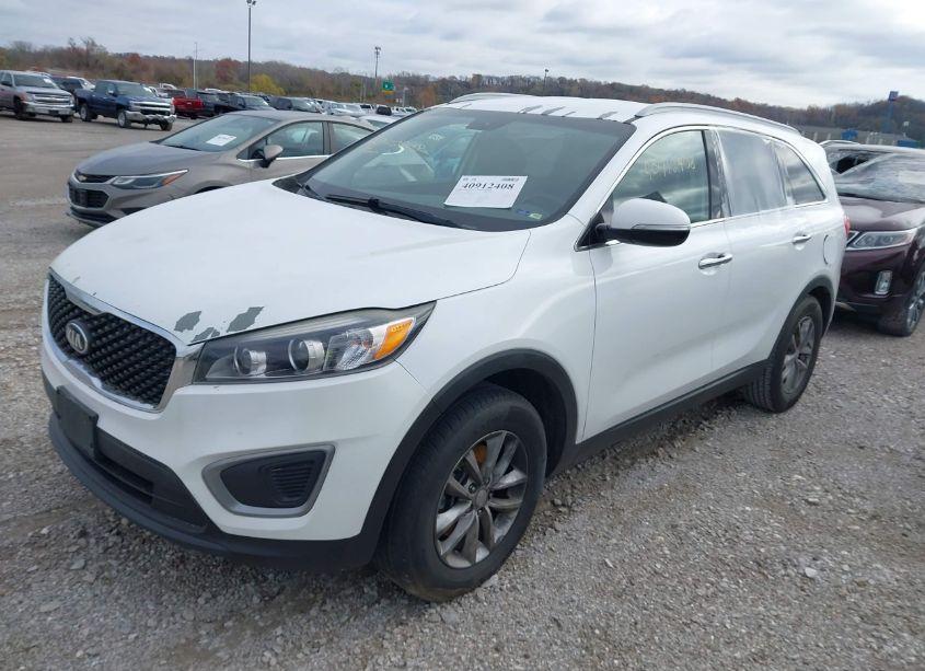 Photo 2 of 2016 Kia Sorento 2.4L LX (VIN 5XYPG4A33GG027952)