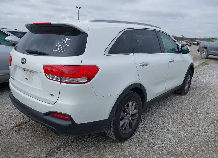 Photo 4 of 2016 Kia Sorento 2.4L LX (VIN 5XYPG4A33GG027952)