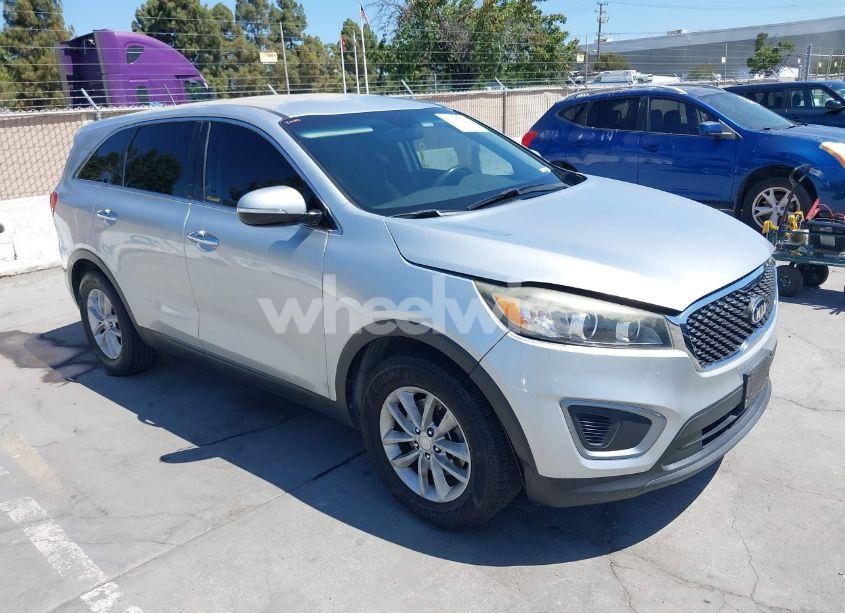 2016 Kia Sorento 2.4L L (VIN 5XYPG4A33GG029619) main photo
