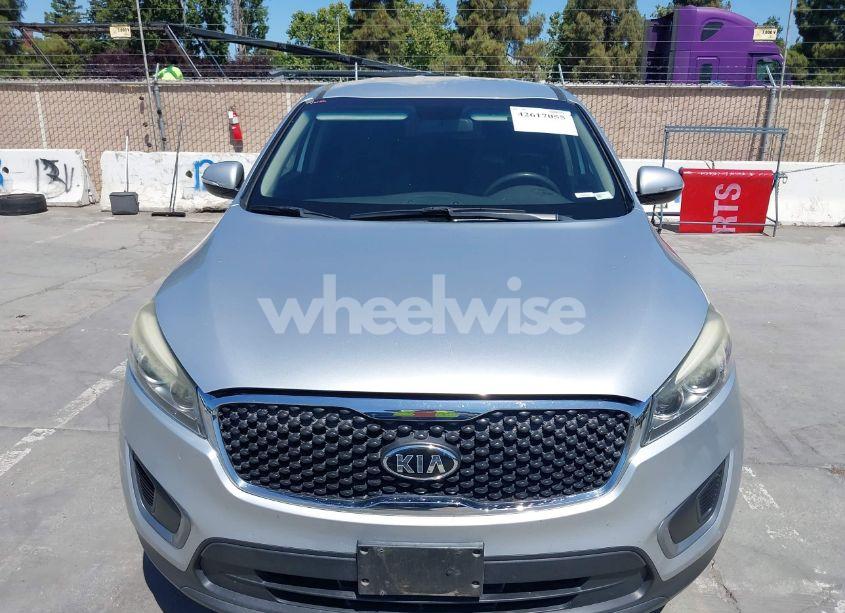 Photo 12 of 2016 Kia Sorento 2.4L L (VIN 5XYPG4A33GG029619)