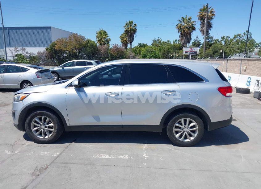 Photo 14 of 2016 Kia Sorento 2.4L L (VIN 5XYPG4A33GG029619)
