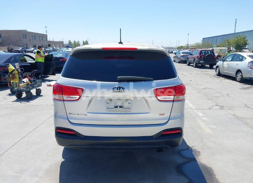 Photo 16 of 2016 Kia Sorento 2.4L L (VIN 5XYPG4A33GG029619)