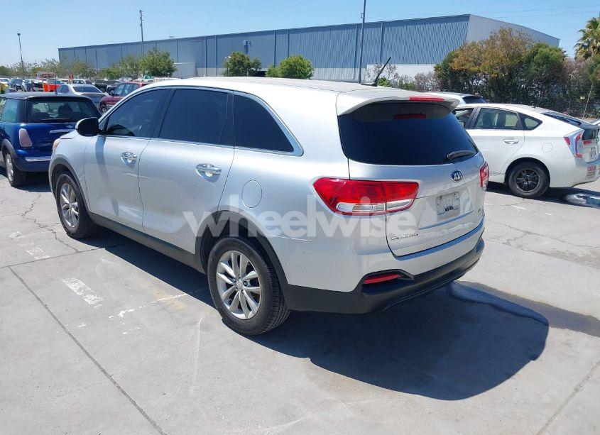 Photo 3 of 2016 Kia Sorento 2.4L L (VIN 5XYPG4A33GG029619)