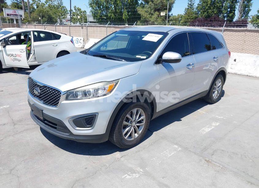 Photo 6 of 2016 Kia Sorento 2.4L L (VIN 5XYPG4A33GG029619)