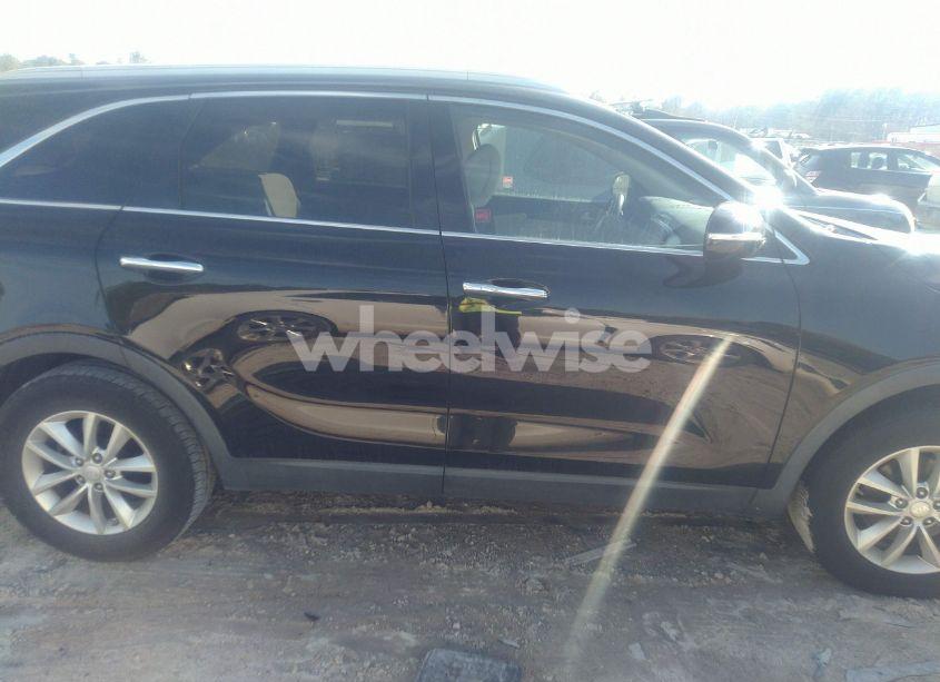 Photo 13 of 2016 Kia Sorento 2.4L LX (VIN 5XYPG4A33GG036537)