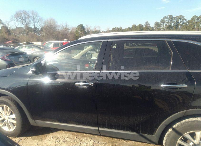 Photo 14 of 2016 Kia Sorento 2.4L LX (VIN 5XYPG4A33GG036537)