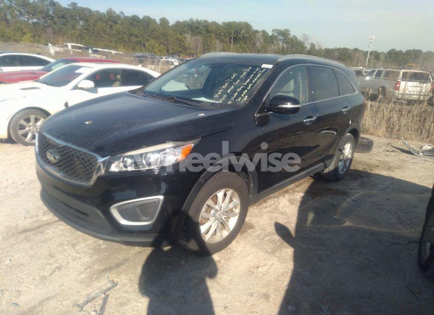 Photo 2 of 2016 Kia Sorento 2.4L LX (VIN 5XYPG4A33GG036537)