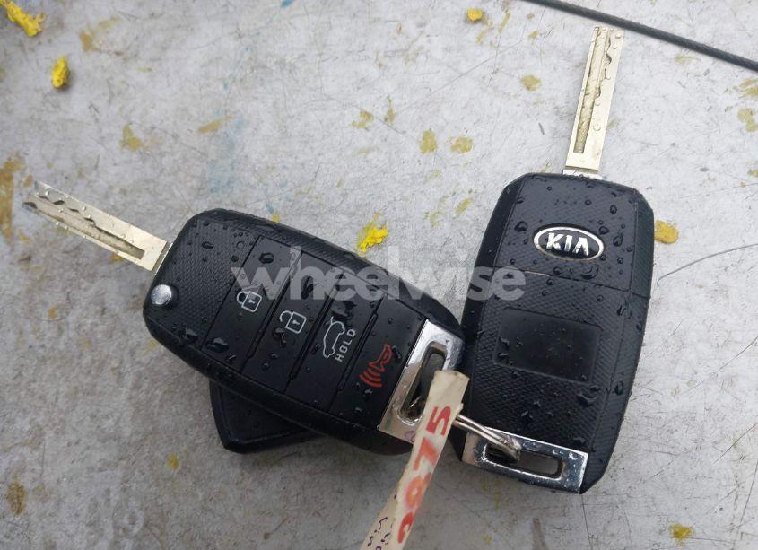 Photo 11 of 2016 Kia Sorento 2.4L LX (VIN 5XYPG4A33GG036957)