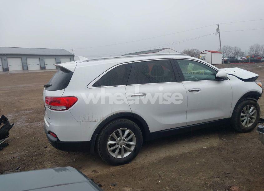 Photo 14 of 2016 Kia Sorento 2.4L LX (VIN 5XYPG4A33GG036957)