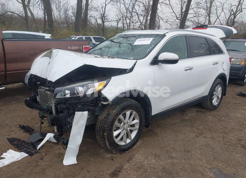 Photo 2 of 2016 Kia Sorento 2.4L LX (VIN 5XYPG4A33GG036957)