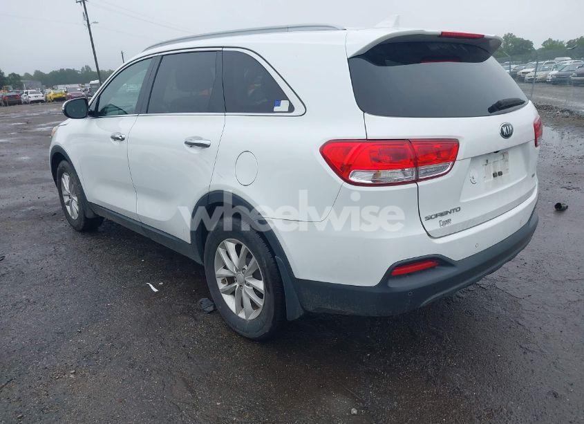 Photo 3 of 2016 Kia Sorento 2.4L LX (VIN 5XYPG4A33GG053905)