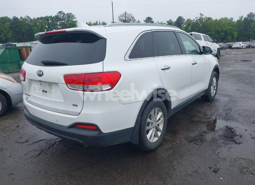 Photo 4 of 2016 Kia Sorento 2.4L LX (VIN 5XYPG4A33GG053905)