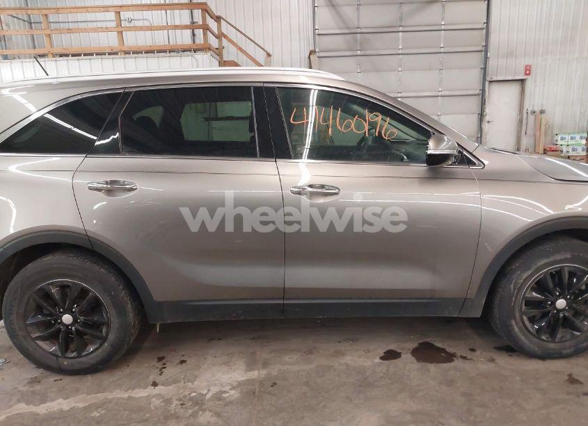 Photo 14 of 2016 Kia Sorento 2.4L LX (VIN 5XYPG4A33GG074804)