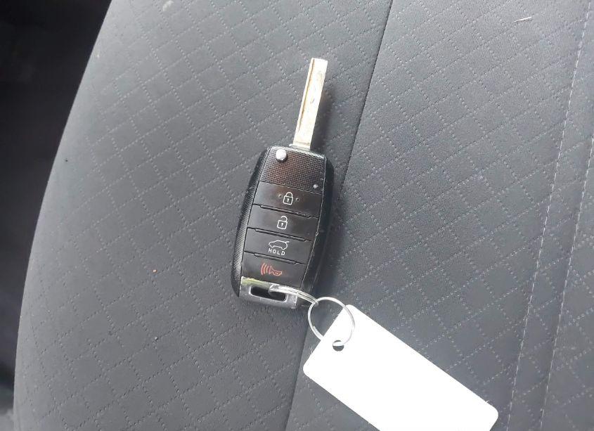 Photo 11 of 2016 Kia Sorento 2.4L LX (VIN 5XYPG4A33GG097855)