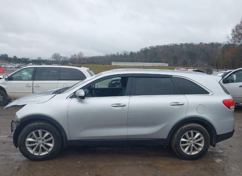 Photo 14 of 2016 Kia Sorento 2.4L LX (VIN 5XYPG4A33GG097855)