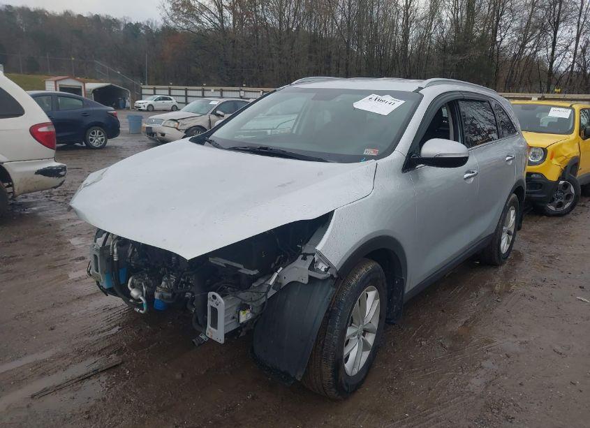 Photo 2 of 2016 Kia Sorento 2.4L LX (VIN 5XYPG4A33GG097855)