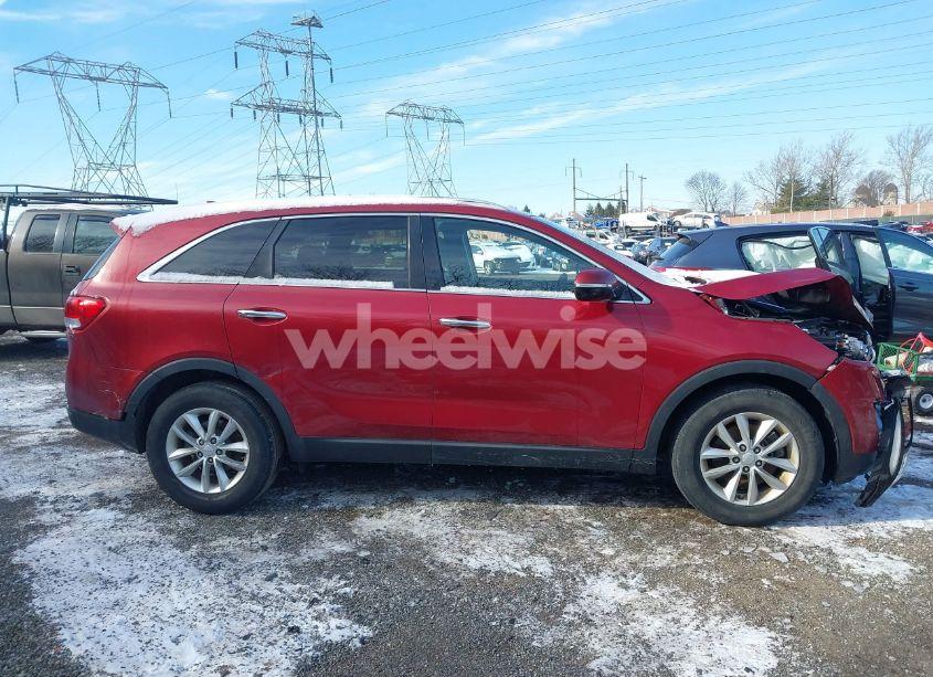 Photo 13 of 2016 Kia Sorento 2.4L LX (VIN 5XYPG4A33GG098472)