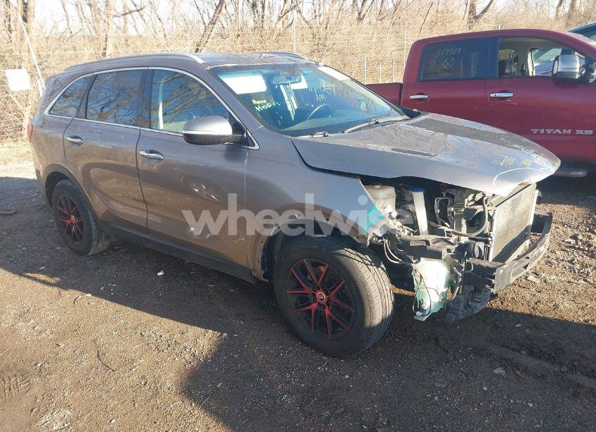 2016 Kia Sorento 2.4L LX (VIN 5XYPG4A33GG104352) main photo