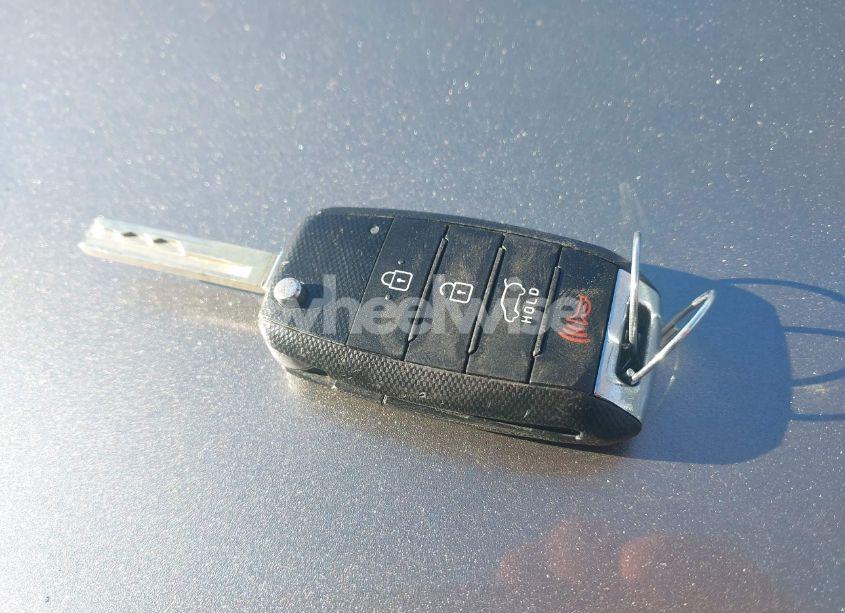 Photo 11 of 2016 Kia Sorento 2.4L LX (VIN 5XYPG4A33GG104352)