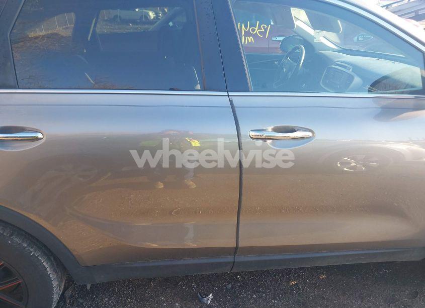 Photo 13 of 2016 Kia Sorento 2.4L LX (VIN 5XYPG4A33GG104352)