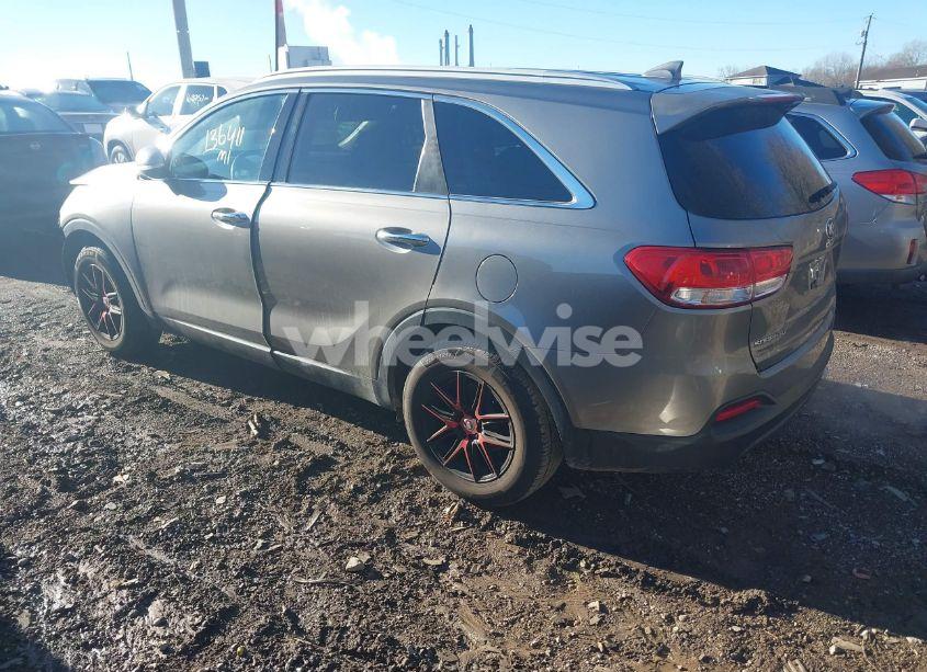Photo 3 of 2016 Kia Sorento 2.4L LX (VIN 5XYPG4A33GG104352)